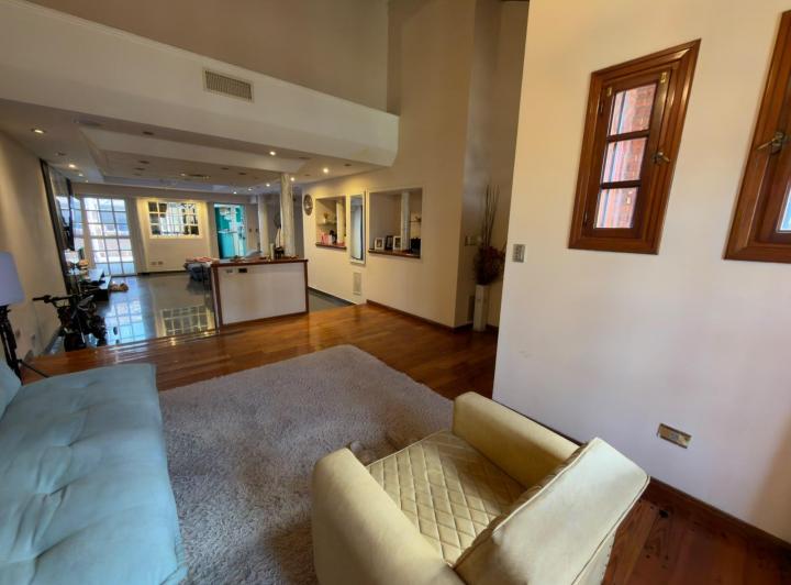 Casa · 524m² · 5 Ambientes · 1 Cochera
