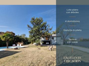 Casa · 321m² · 4 Dormitorios · 2 Cocheras · Casa en Chacras de La Villa - Ubicacion Central
