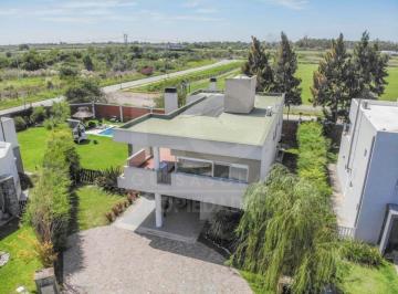 RCP-RCP-1439_2 · Casa 5 Ambientes. | Los Troncos - Berazategui