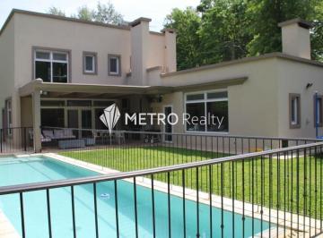 Casa · 328m² · 7 Ambientes · 2 Cocheras · Casa en Venta 5 Ambientes en Cuba Villa de Mayo, Zona Norte