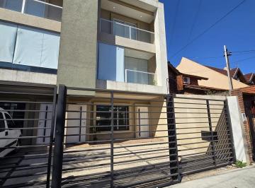 PH · 130m² · 3 Ambientes · 1 Cochera · Triplex 3 Ambientes con Patio y Cochera