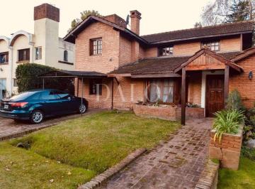 Casa · 250m² · 5 Ambientes · Casa Triplex en Venta en Maschwitz Country Club, Escobar, G. B. a. Zona Norte