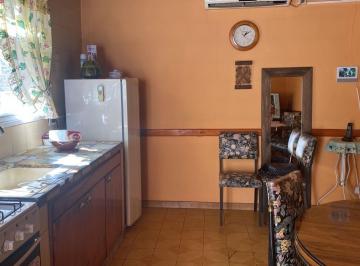 Casa · 233m² · 3 Ambientes · 1 Cochera · Casas 3 Ambientes