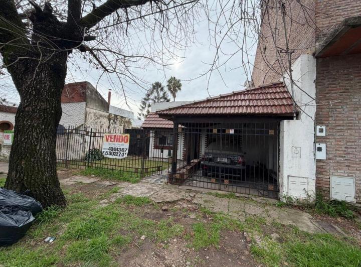 Casa · 130m² · 4 Ambientes · 1 Cochera