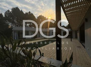 Casa · 240m² · 4 Ambientes · 1 Cochera · Casa en Venta en La Herradura, Pinamar, Costa Atlántica