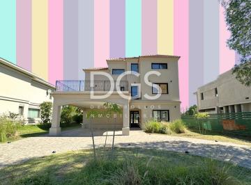 Quinta vacacional · 358m² · 12 Ambientes · 3 Cocheras · Casa Quinta en Venta en Saint Thomas Oeste, Esteban Echeverría, G. B. a. Zona Sur