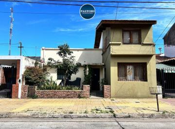PAS-PAS-3256_2 · Venta de Casa en Martinez Dividida en Dos Unidades