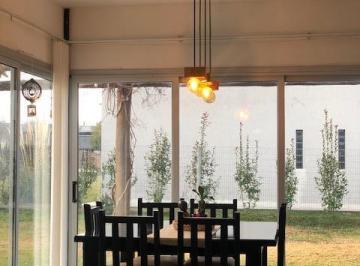 Casa · 196m² · 5 Ambientes · 2 Cocheras · Casa en Venta B° El Envero Luján de Cuyo