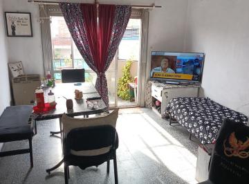 PH de 2 ambientes, Lanús · PH Al Frente 1 Piso Muy Buena Ubicación