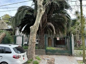 Casa · 220m² · 5 Ambientes · 5 Cocheras · Casa en Venta en Inmejorable Zona de Adrogué