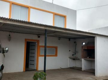 Casa · 1m² · 2 Dormitorios · Casa Mas Local Comercial - Excelente Oportunidad - Tierra del Fundador