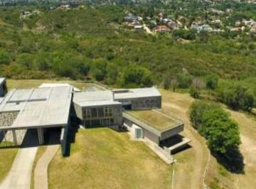Terreno · 1m² · Carlos Paz - Lote 1800 m² en Barrio Cerrado - Liquido