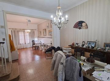 Casa · 500m² · 10 Ambientes · 5 Cocheras · Casa en Venta a m de Plaza Paso