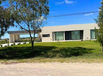 Casa · 154m² · 6 Ambientes · 1 Cochera · Casa en Venta 3 Dorm. Campos de Roca II