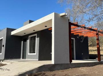 Casa · 92m² · 3 Ambientes · 1 Cochera · Oportunidad Casa a Estrenar en Molinari