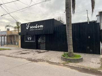 Local comercial · 298m² · Local en Venta a m de Hipolito Yrigoyen!