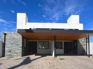 PH · 175m² · 3 Dormitorios · 2 Cocheras · Venta - Duplex 3 Dorm. 3 Baños en La Luisita Frente Espacio Verde