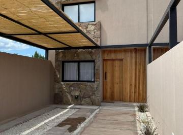 Casa · 85m² · 2 Dormitorios · 1 Cochera · Inkasa Inmobiliaria - Vende Dúplex en La Cava Complejo urbano