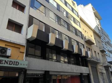 Edificio · 1683m² · 16 Ambientes · Edificio de Oficinas en Block Excepto Local Comercial