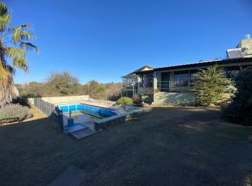 Foto · Casa Venta Agua de Oro 2 Dorm. 2 Baños 167 m² Cubiertos 539 m² de Terreno. Pileta