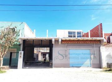Casa · 170m² · 2 Ambientes · 1 Cochera · Venta de Vivienda Unifamiliar con Local y Departamentos