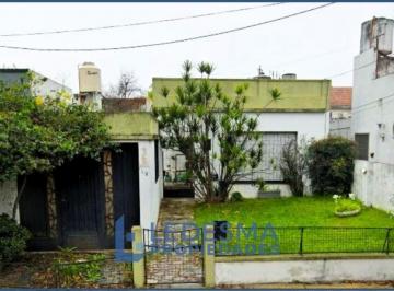 moron-moron-venta-casa-5-o-mas-ambientes · Casa 4 Ambientes con Garage