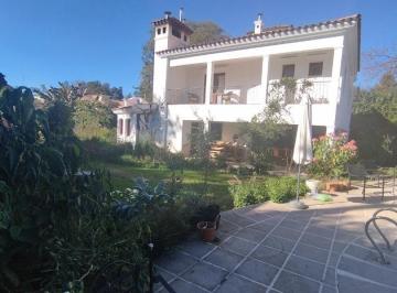 Casa · 529m² · 5 Ambientes · 5 Cocheras · Importante Casa 3 Dor/pil/qcho Vta J. Benavente San Lorenzo