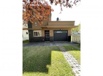Casa · 241m² · 6 Ambientes · 1 Cochera · 3 de Febrero 5024