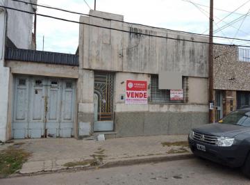 Terreno · 299m² · 6 Ambientes · 1 Cochera · Corbalan 735