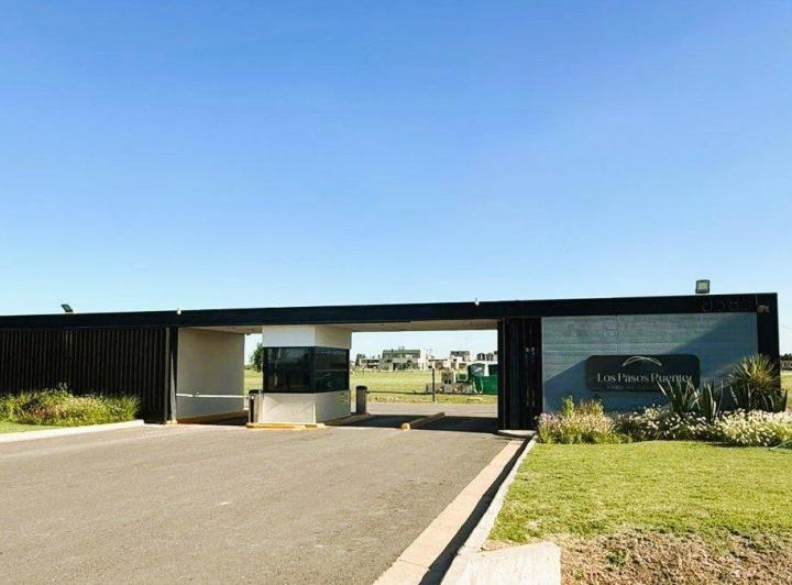 Terreno · 830m²