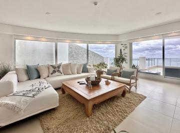Departamento de 4 ambientes, Uruguay · Penthause Dúplex 3 Dormis y Dependencia Primera Linea