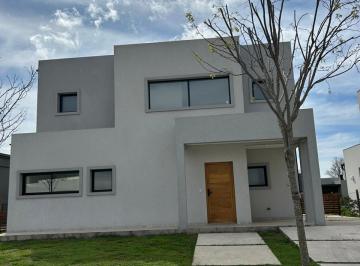 Casa de 4 ambientes, Pilar · Casa 4 Ambientes en San Pablo a Estrenar