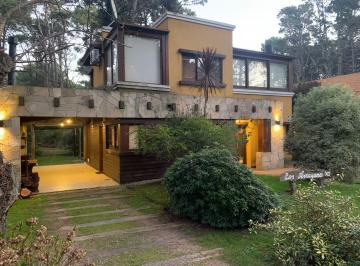 Casa de 5 ambientes, Costa del Este · Casa 5 Ambientes, 3 Baños, Costa del Este