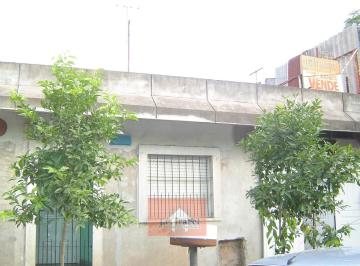 Casa de 3 ambientes, La Matanza · Nuevo Valor! Propiedad con 2 Casas en Venta. Titanic 3060