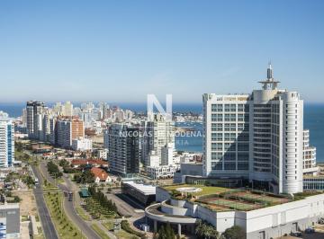 Foto1 · Hermoso Penthouse en Venta con Vista Panorámica, Alexander Boulevard. Punta del Este.