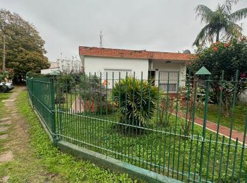 Casa de 3 ambientes, Berazategui · Hermosa Esquina en Alquiler en El Barrio Juan Maria Gutierrez