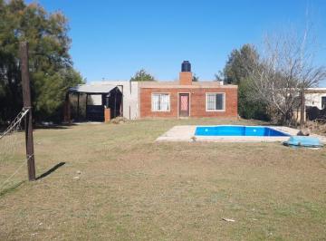 Casa de 3 ambientes, Luis Palacios · Propiedad con Importante Terreno en Luis Palacios.