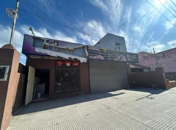 Local comercial · 252m² · Importante Local Sobre Lote 10 X 35.5 m Frente a La Plaza