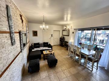 PH en Venta de 4 ambientes Caballito Sur · PH Tipo Casa de 4 Ambientes y Terraza Al Frente Sobre Av Pedro Goyena Al 1100