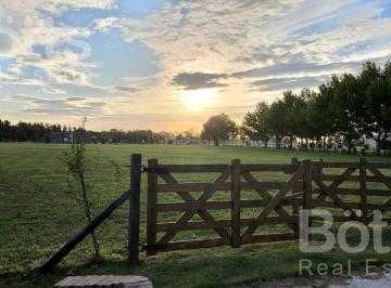 Terreno · 9600m² · Terreno en Chacras de Abbott - Se Aceptan Permutas