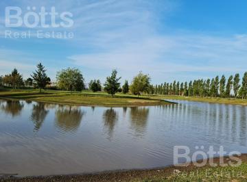 Terreno · 9600m² · Terreno en Chacras de Abbott - Se Aceptan Permutas