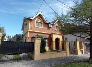 Casa · 164m² · 4 Ambientes · 3 Cocheras · Casa en Venta 4 Ambientes