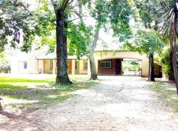 Quinta vacacional · 170m² · 4 Dormitorios · 3 Cocheras · Excelente Casa en La Mejor Zona del Cazador