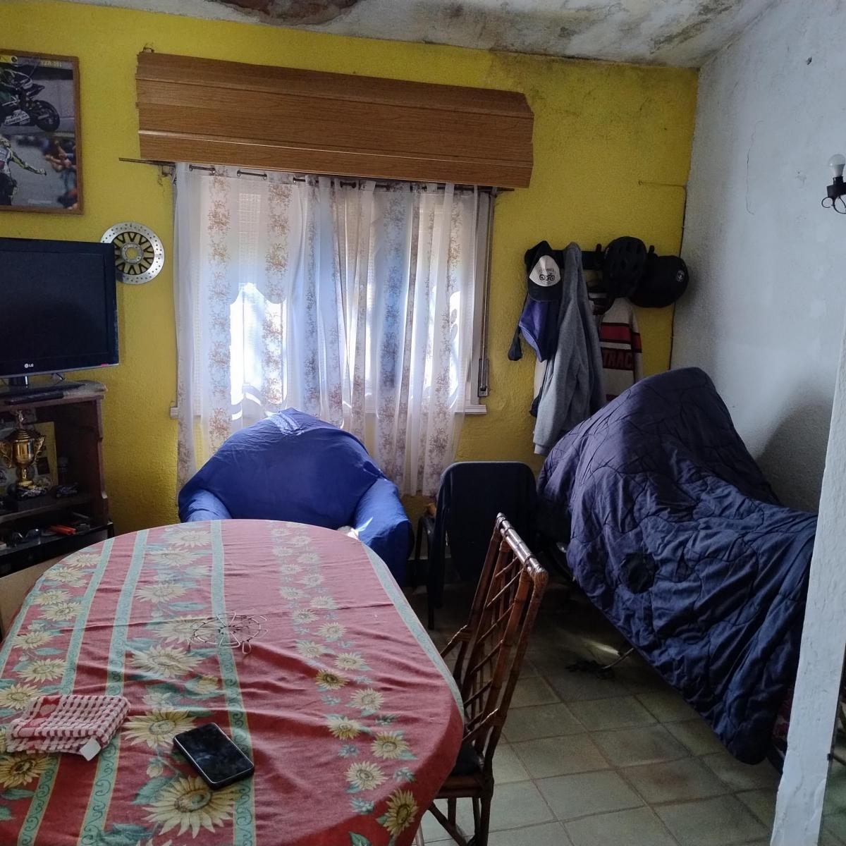 Casa 3 amb, 70m² a reciclar con garage y patio — General San Martín
