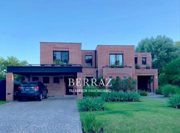 Casa · 400m² · 5 Ambientes · 2 Cocheras · Casa Alquiler Temporal 5 Ambientes en Ayres de Pilar Lote de 1100 m²