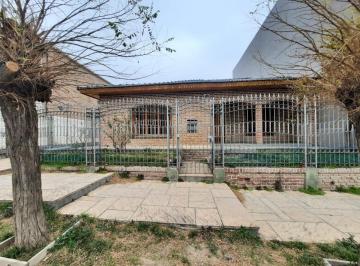 Terreno · 525m² · 5 Ambientes · Casa con Lote 15x30 Sobre Av San Juan - Neuquén Capital