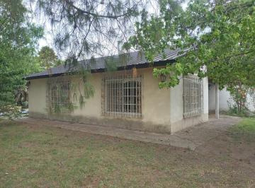 Quinta vacacional · 140m² · 3 Ambientes · Casa Quinta C/pileta, Lote 41 m X 41 m en Laguna de Lobos