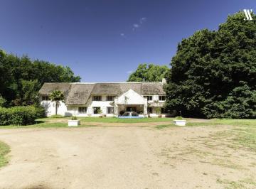 Campo · 700m² · 5 Dormitorios · Amplia Casa con 6 Hectáreas
