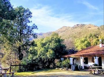 Casa · 300m² · 12 Ambientes · 1 Cochera · Casa de Montaña en Merlo San Luis Para 13 Personas con Pileta Exclusiva!