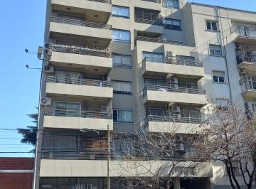 Frente del edificio · Depto 2 Ambientes con Patio y Dos Baños
